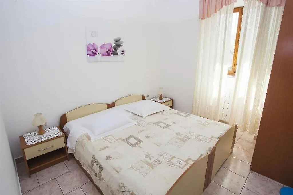 Apartments Antonieta Banjole