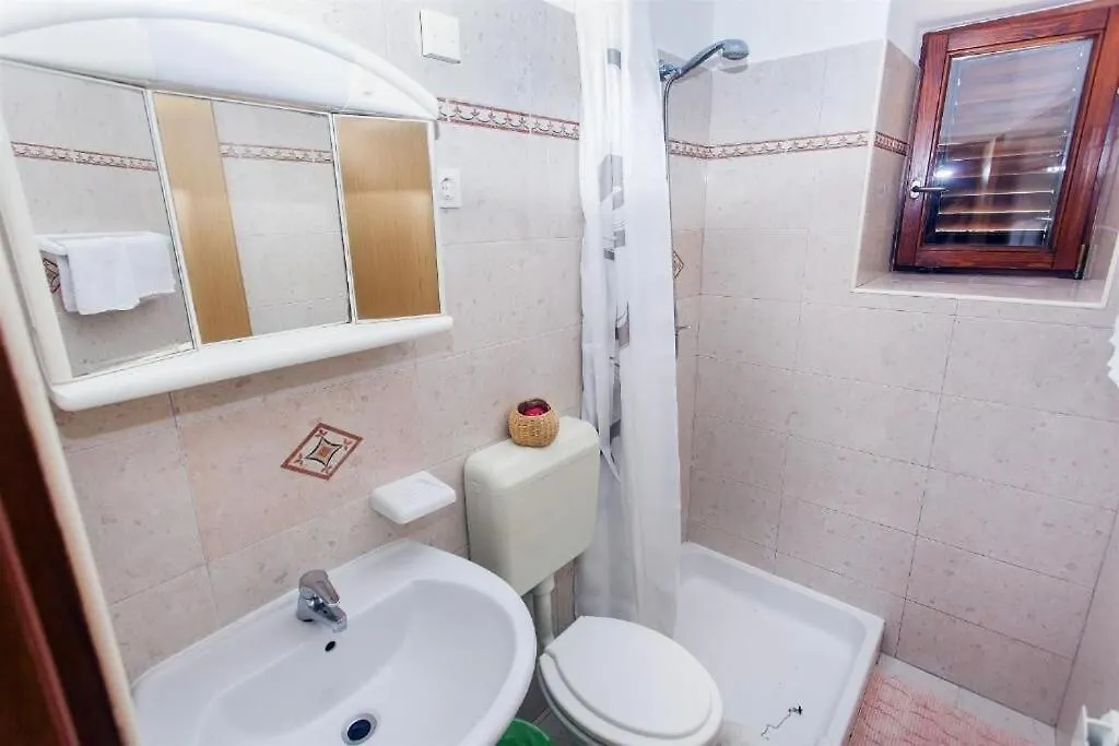 Apartments Antonieta Banjole
