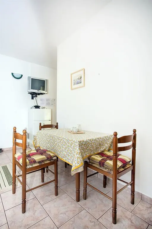Apartments Antonieta Banjole Croatia