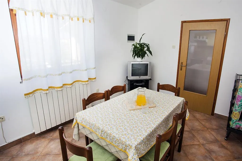 Apartments Antonieta Banjole